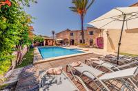 Bazén v ubytovaní Villa Font Xica Gran by Sealand Villas alebo v jeho blízkosti