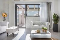 A seating area at Suites Minetos