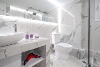 Kúpeľňa v ubytovaní Amazing apartment in Glyfada center