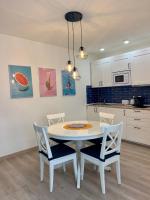 Kuchyňa alebo kuchynka v ubytovaní Lagunillas Voyager Apartment BY NAMASTE ELITE