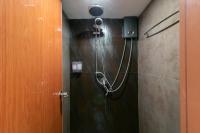 Phobphan Hostelにあるバスルーム