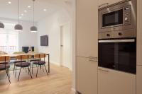 Kuchyňa alebo kuchynka v ubytovaní Mayor Suite 3 by FeelFree Rentals