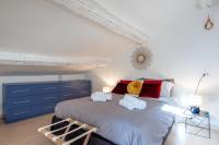 Łóżko lub łóżka w pokoju w obiekcie IREX Trevi Fountain private Penthouse