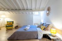 Łóżko lub łóżka w pokoju w obiekcie IREX Trevi Fountain private Penthouse