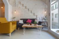 A seating area at Hotel S'Estil-let