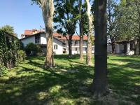 Ogród w obiekcie ANTICA VILLA CUNEO- Guest House - "B&B e non un Hotel a Cuneo"