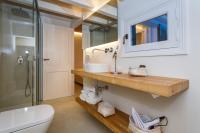 A bathroom at Hotel S'Estil-let