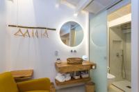 A bathroom at Hotel S'Estil-let