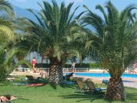 Bazén v ubytování Chrissa Camping Rooms & Bungalows nebo v jeho okolí