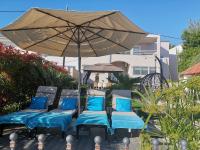 Bazén v ubytovaní Villa Maris- beachfront villa with exclusive pool alebo v jeho blízkosti