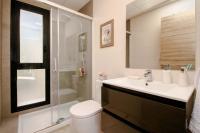 Kúpeľňa v ubytovaní Villa de lujo con piscina