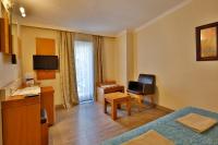 TV a/nebo společenská místnost v ubytování Crystal Flora Beach Resort - Ultimate All Inclusive