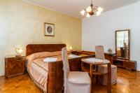 Posteľ alebo postele v izbe v ubytovaní Apartment Lory with a sea view near the beach