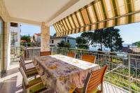 Balkón alebo terasa v ubytovaní Apartment Lory with a sea view near the beach