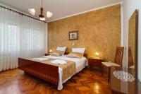 Posteľ alebo postele v izbe v ubytovaní Apartment Lory with a sea view near the beach