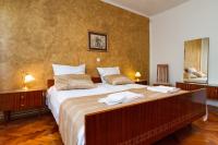 Posteľ alebo postele v izbe v ubytovaní Apartment Lory with a sea view near the beach