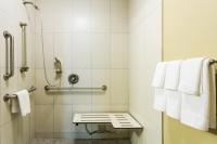 Staybridge Suites Atlanta Airportにあるバスルーム