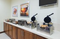 Staybridge Suites - Miami International Airport by IHGの見取り図または間取り図