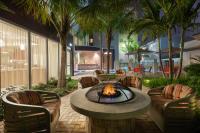 Staybridge Suites - Miami International Airport by IHGにあるシーティングエリア