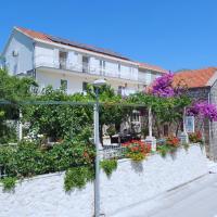 Vonkajšia záhrada v ubytovaní Apartments & Room Eva Slano