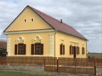 Budynek, w którym mieści się apartament