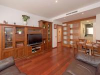 Televízia a/alebo spoločenská miestnosť v ubytovaní Apartment Poblenou by Interhome