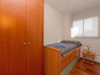 Posteľ alebo postele v izbe v ubytovaní Apartment Poblenou by Interhome