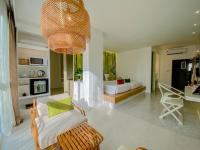 Sino House Phuket Hotel - SHA Plusにあるキッチンまたは簡易キッチン