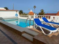 The swimming pool at or close to La Palmita