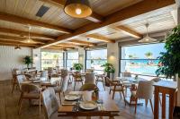 Reštaurácia alebo iné gastronomické zariadenie v ubytovaní Solimar White Pearl - Adults Only