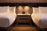Hyatt Centric Downtown Minneapolisにあるベッド