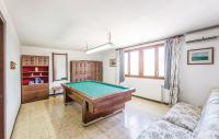 Biliár nebo kulečník v ubytování InmoBooking Family House Holidays