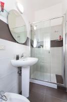 A bathroom at G House Rimini Spiaggia
