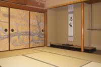 Kamar Twin Bergaya Jepang dengan Kamar Mandi Bersama
