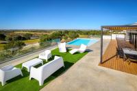 Bazén v ubytování Villa Guadiana Golf nebo v jeho okolí