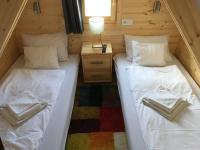 Posteľ alebo postele v izbe v ubytovaní Wooden Apartman Prémium Jacuzzival