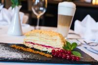 Jídlo v hotelu nebo okolí