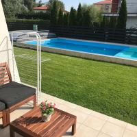Bazén v ubytovaní Ádi apartman alebo v jeho blízkosti