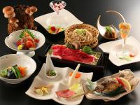 Jídlo v ryokanu nebo okolí