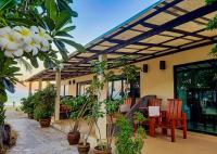 Zahrada ubytování Golden Bay Cottage - SHA Extra Plus