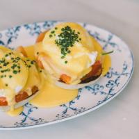 ホテルの敷地内または近くでの食事または食べ物