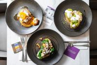 Jídlo v hotelu nebo okolí