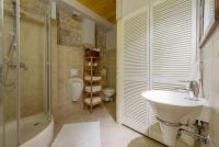 Kúpeľňa v ubytovaní Luxury Beachfront Villa Mare with private pool at the beach Orebic - Peljesac