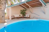 Bazén v ubytovaní Luxury Beachfront Villa Mare with private pool at the beach Orebic - Peljesac alebo v jeho blízkosti