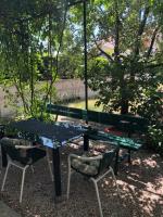 Vonkajšia záhrada v ubytovaní Apartment Ruža