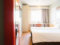 Cama o camas de una habitación en Ibis Elche