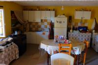 A kitchen or kitchenette at Bossanovolima studios