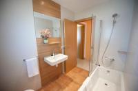 Koupelna v ubytování Apartamentos Maribel