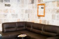 Posedenie v ubytovaní 3 Bedroom Beach House with private sea access