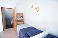 Posteľ alebo postele v izbe v ubytovaní 3 Bedroom Beach House with private sea access